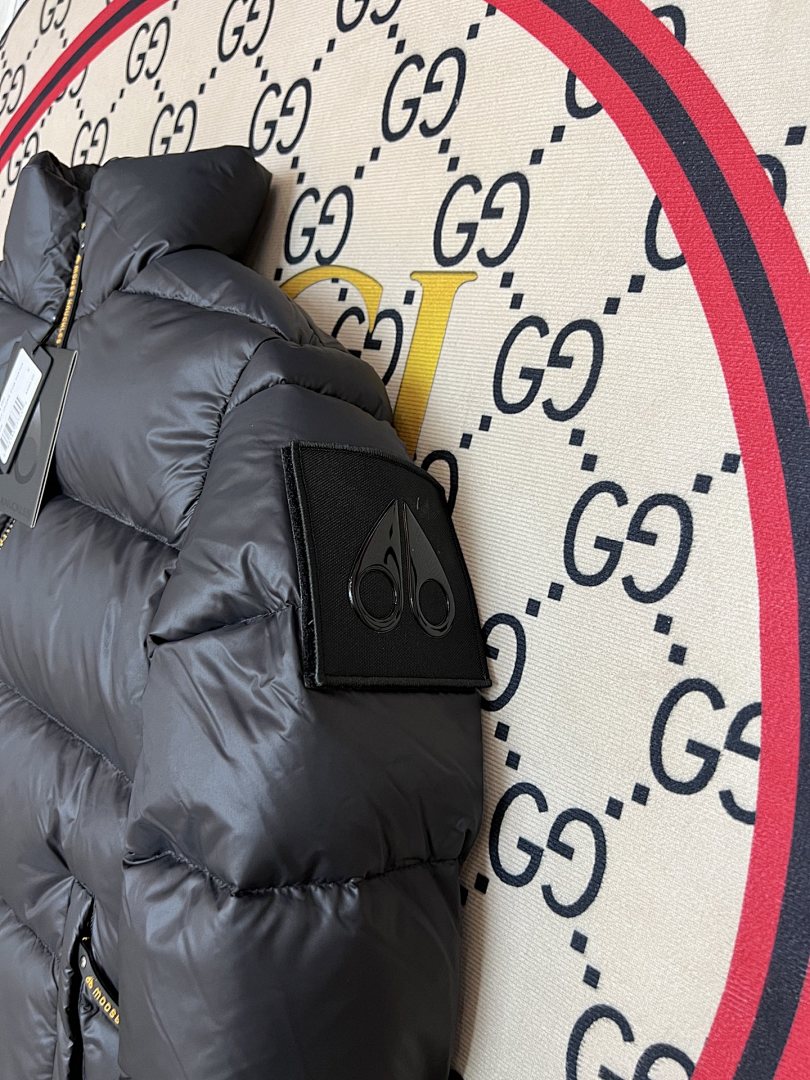 Moose Knuckles Black Stirling Down Jacket – Premium Glossy Shell Wide-Baffle Stand Collar Gold Zip with Tonal MK Arm Badge
