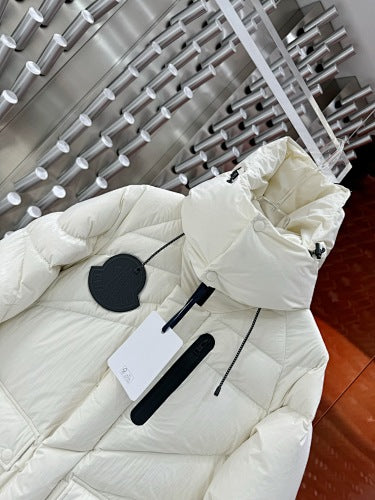 Moncler White Oversized Down Jacket – Black Interior Contrast Logo Badge