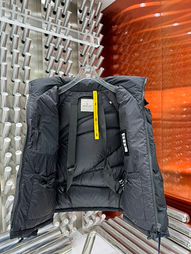 Arc’teryx Graphite Black Hooded Down Jacket – Snap Flap Pockets Oversized