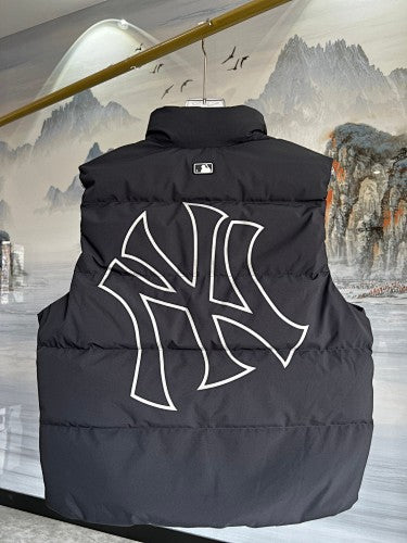 MLB New York Yankees Black Packable Down Vest