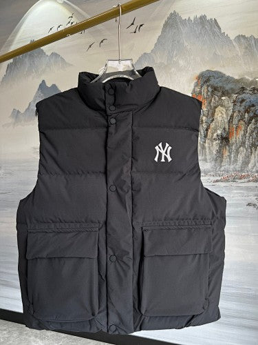 MLB New York Yankees Black Packable Down Vest