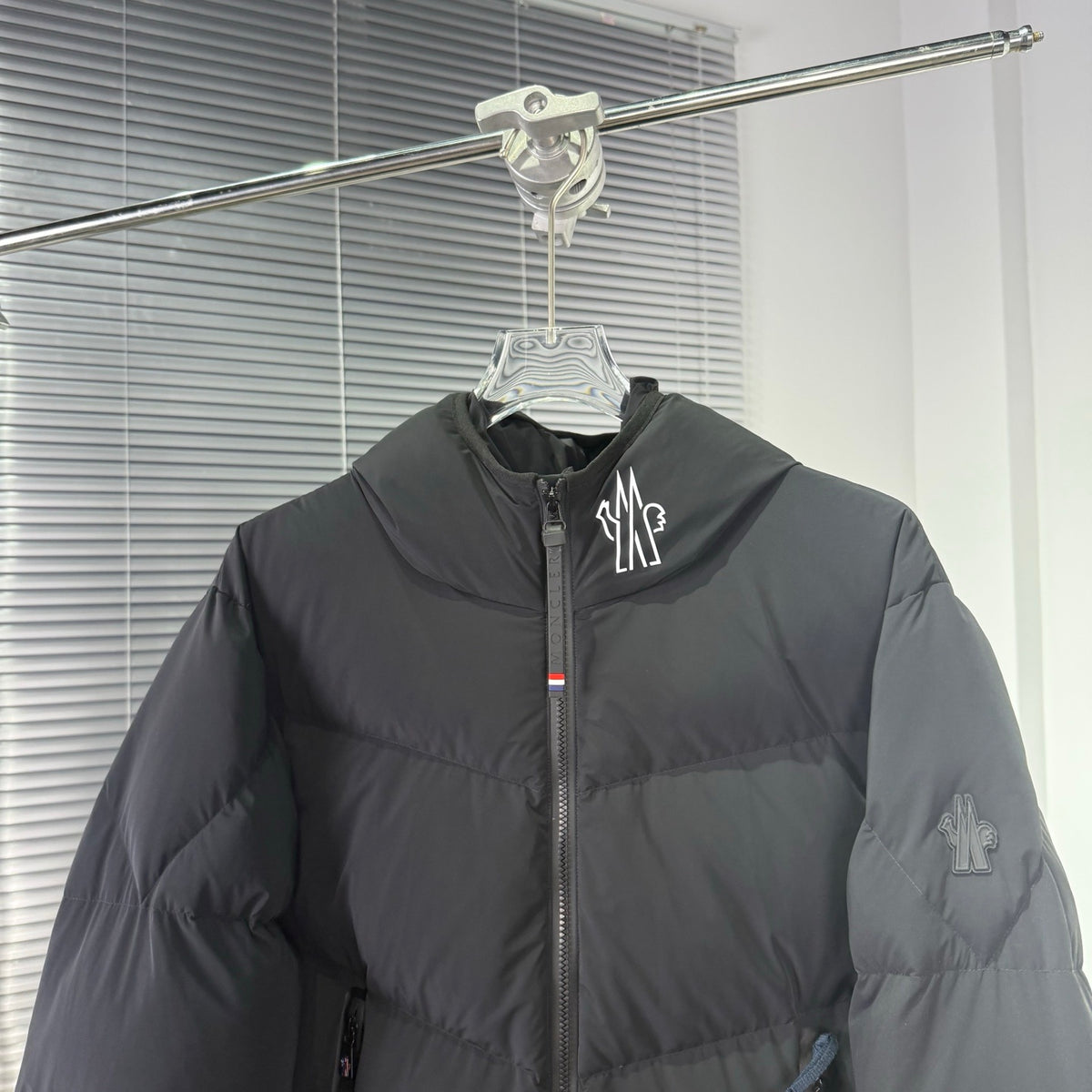 Moncler Grenoble Charcoal Black Day-Namic Hooded Down Jacket – Tricolour Zip Oversized Hood Ski