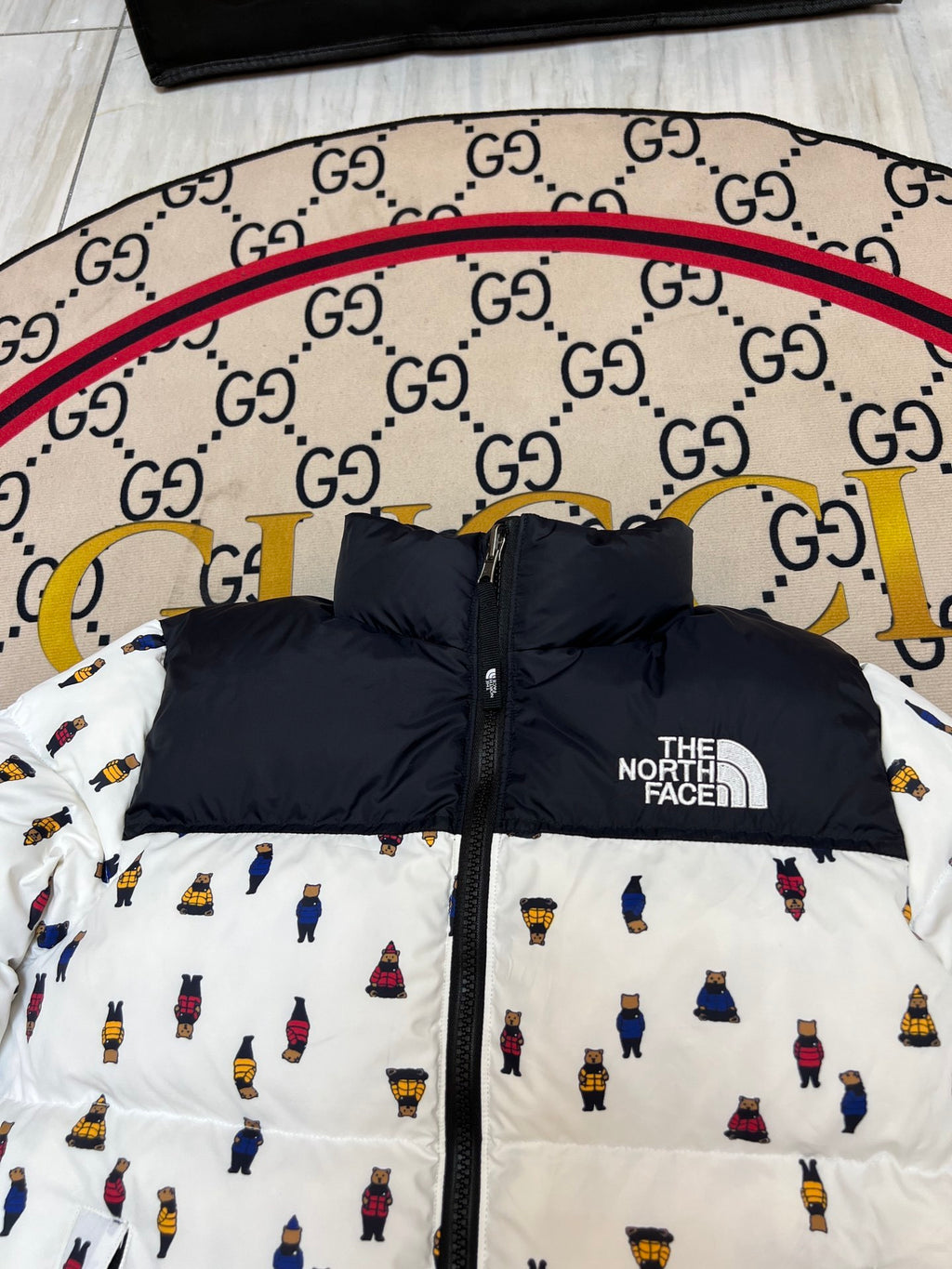 The North Face White Bear Print 1996 Retro Nuptse Hooded Down Jacket – 700-Fill Black Colour-Block Allover Graphic
