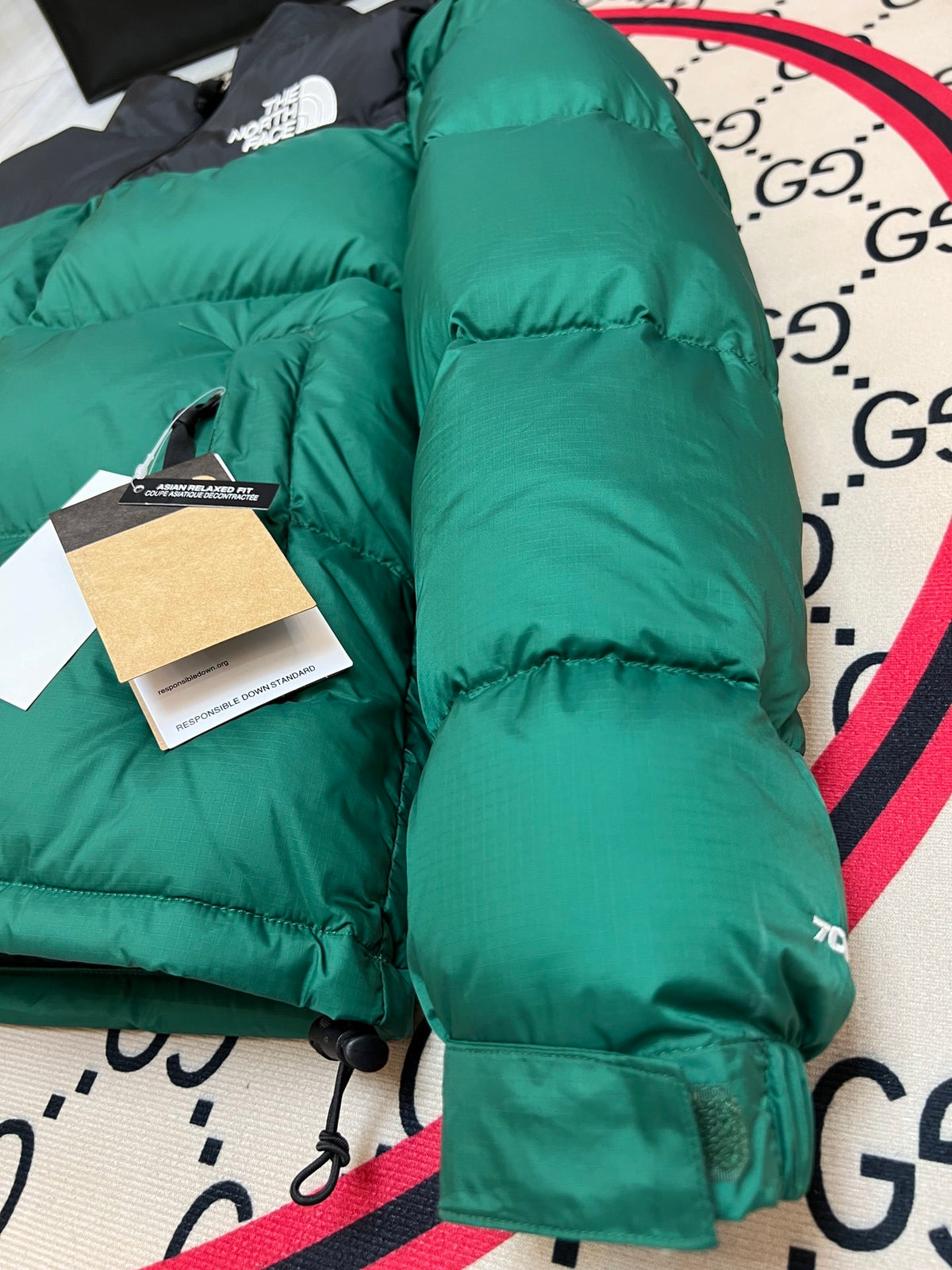 The North Face Evergreen 1996 Retro Nuptse Hooded Down Jacket – 700-Fill Black Colour-Block Wide-Baffle Asian Fit
