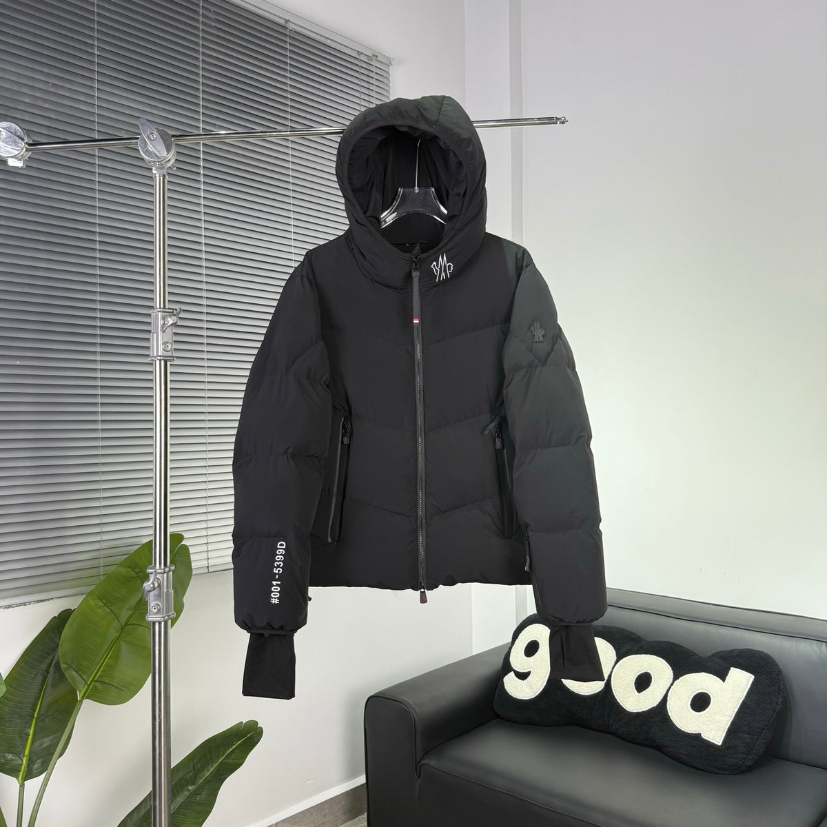 Moncler Grenoble Charcoal Black Day-Namic Hooded Down Jacket – Tricolour Zip Oversized Hood Ski